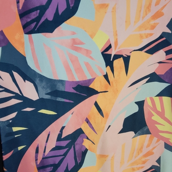 Torrid Swim NWT Wireless Swimsuit Size 5 5X 28 One Piece Black Tropic Zip Front - Picture 12 of 12